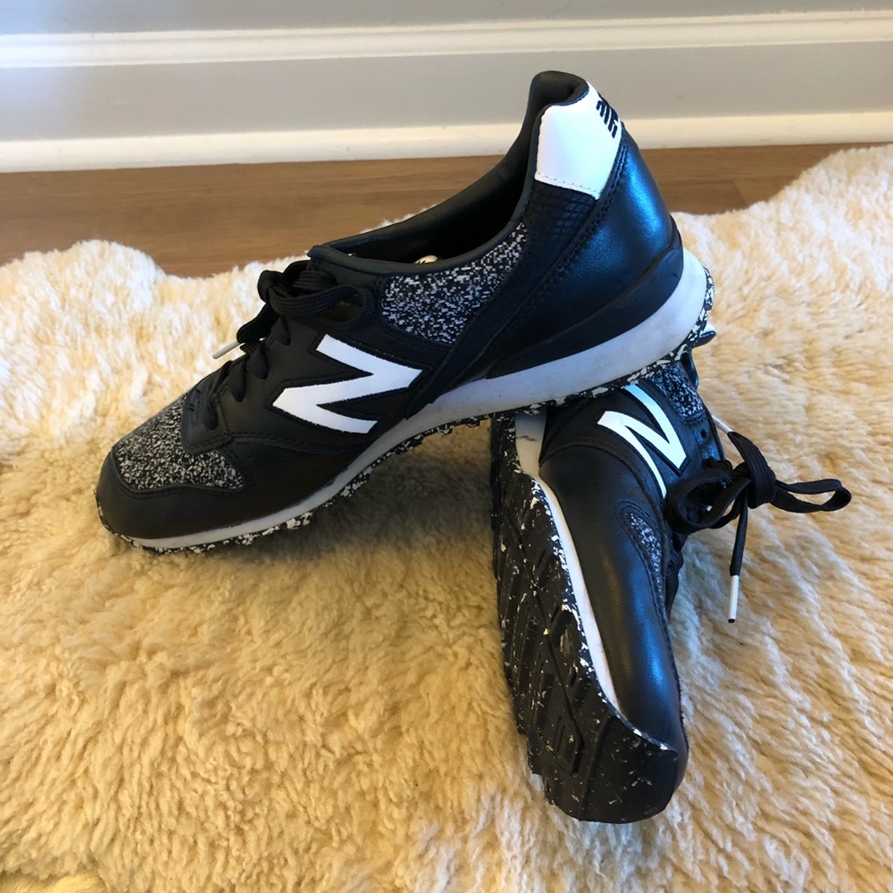 New Balance Grey Collection 696 Sneakers - Picture 2 of 7